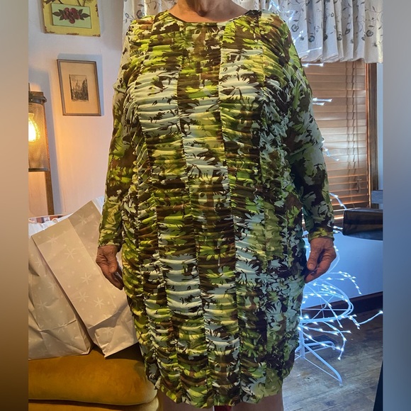 Future Collective green leaf ruched dress NWOT - Picture 2 of 5